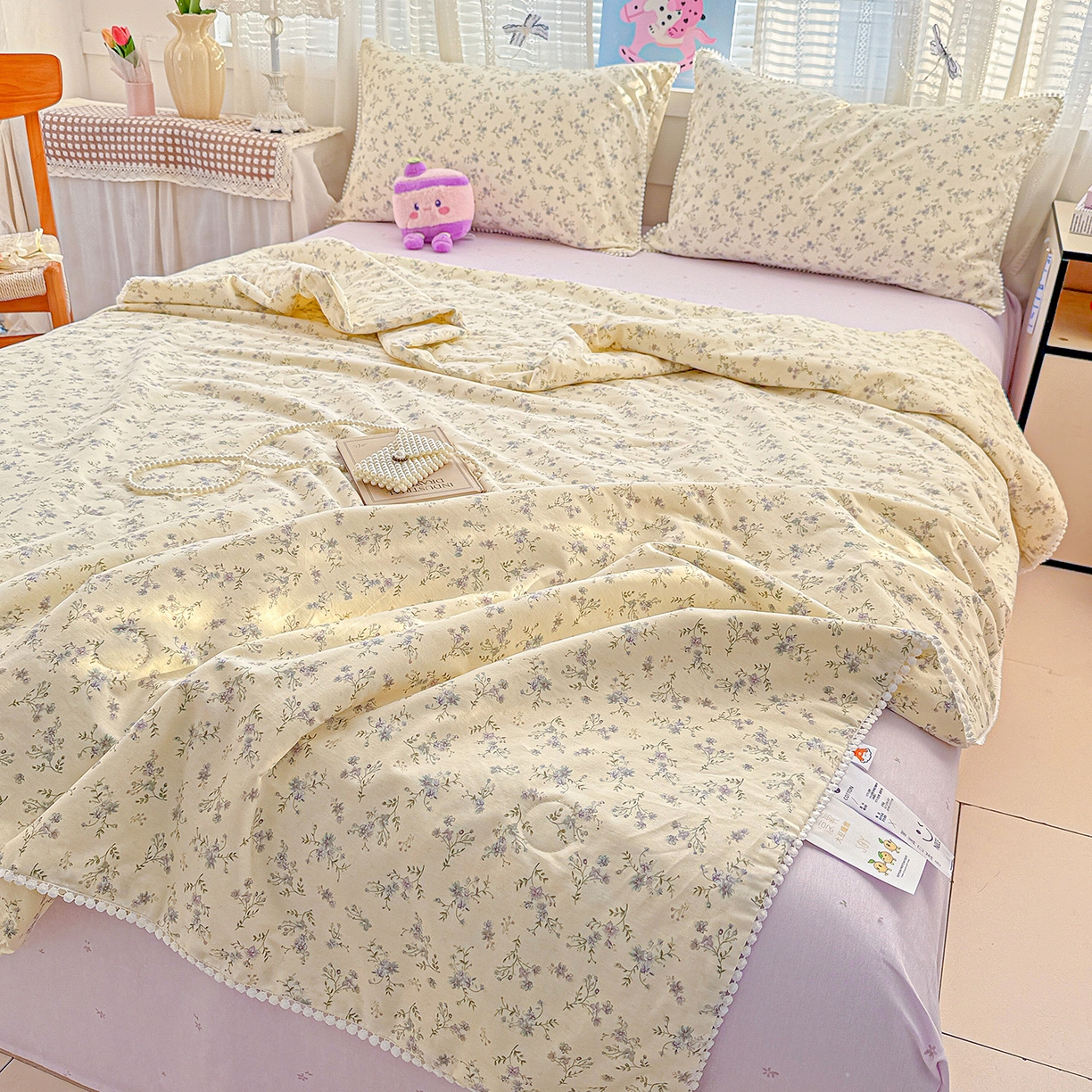 91家纺网 家纺一手货源 找家纺 优被业 2026新款全棉韩式小球球款大豆夏被，夏被四件套，空调被（加微信送买家秀） 星辰蔷薇