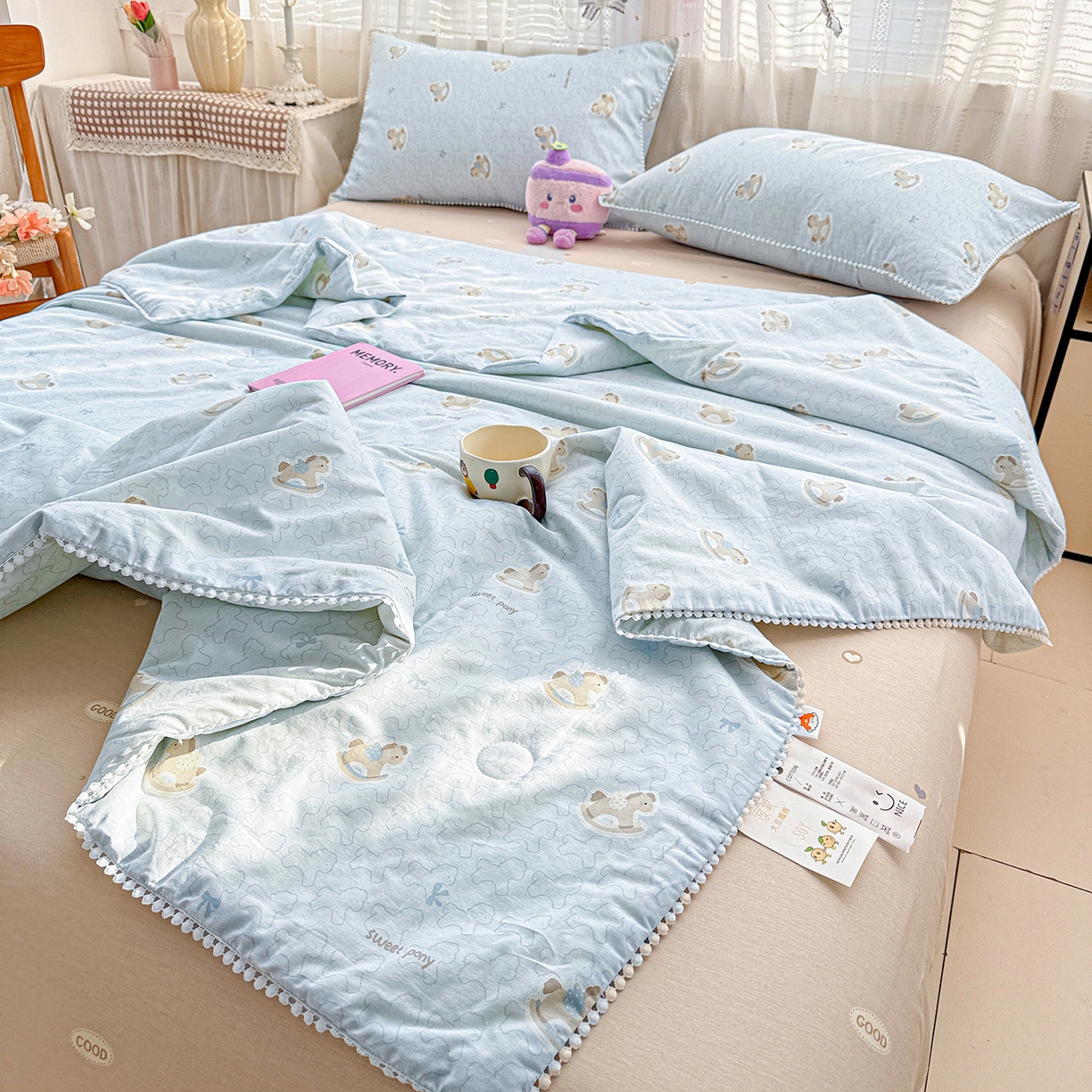 91家纺网 家纺一手货源 找家纺 优被业 2026新款全棉韩式小球球款大豆夏被，夏被四件套，空调被（加微信送买家秀） 摇摇马