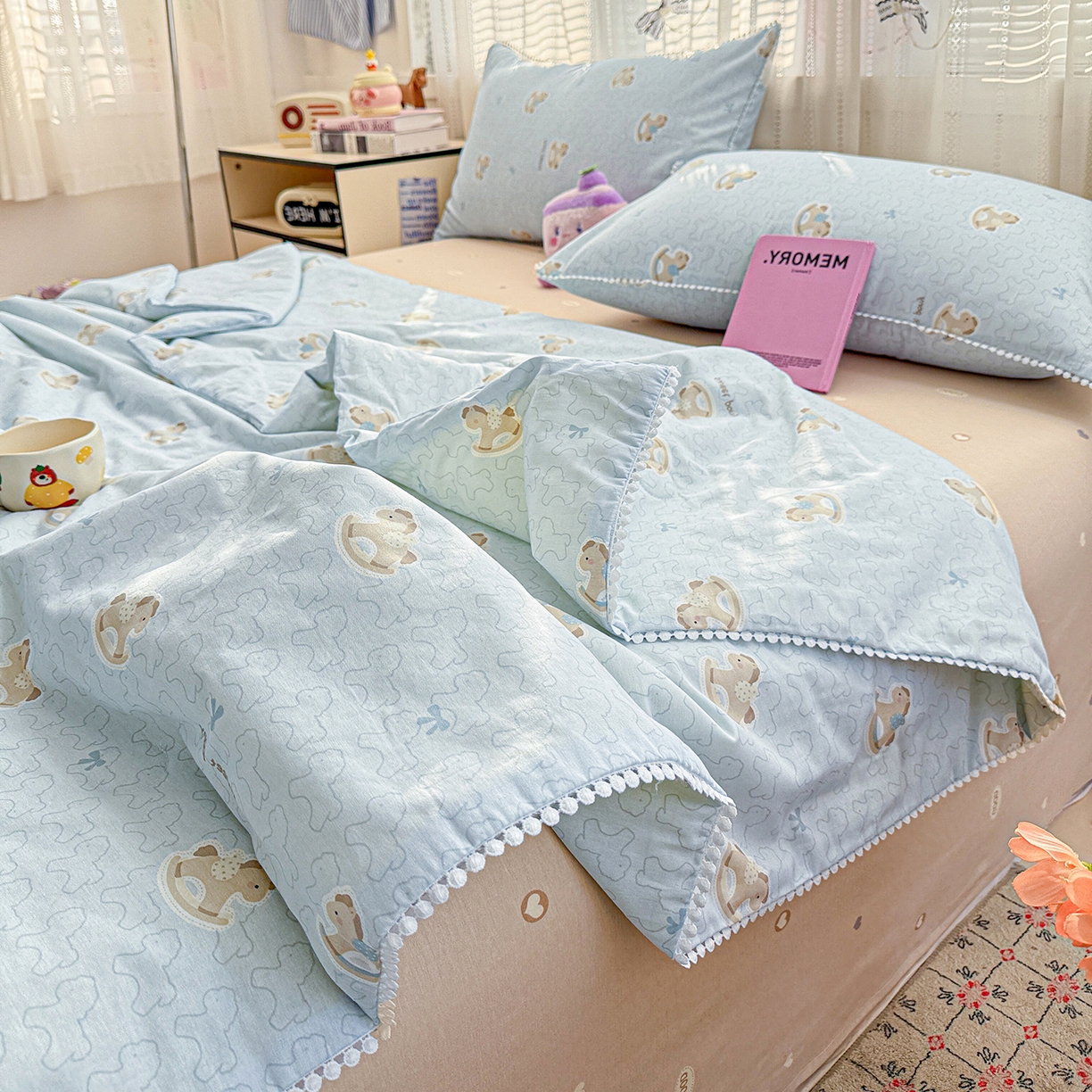 91家纺网 家纺一手货源 找家纺 优被业 2026新款全棉韩式小球球款大豆夏被，夏被四件套，空调被（加微信送买家秀） 摇摇马