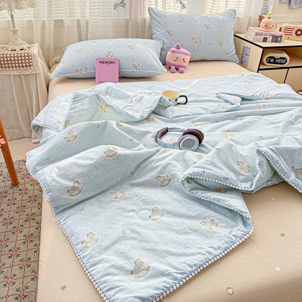 91家纺网 家纺一手货源 找家纺 优被业 2026新款全棉韩式小球球款大豆夏被，夏被四件套，空调被（加微信送买家秀） 摇摇马