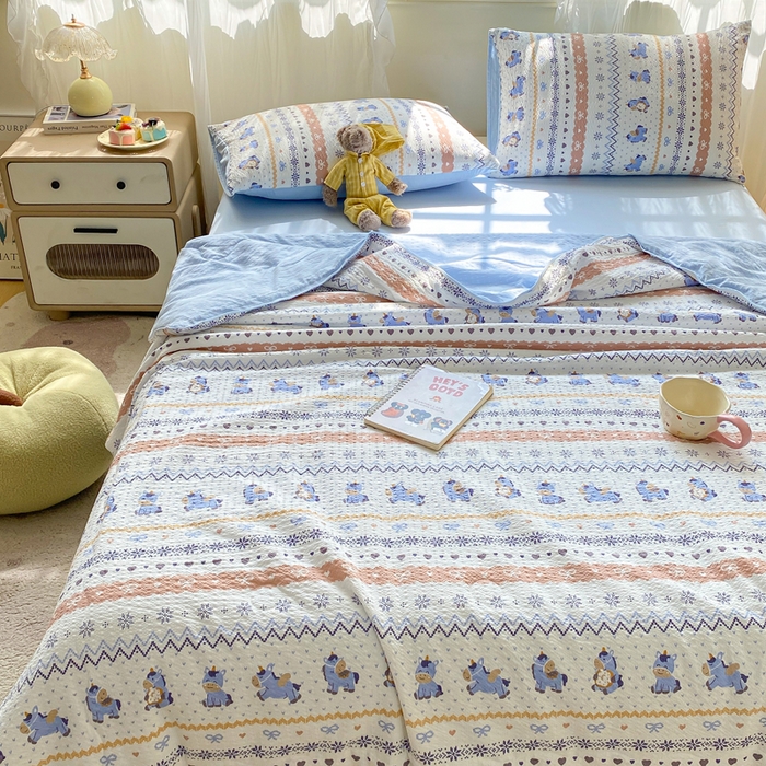 91家纺网 家纺一手货源 找家纺 爱屋及屋 2026新款泡芙棉夏被夏凉被空调被四件套 蓝诺小马