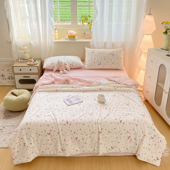 91家纺网 家纺一手货源 找家纺 爱屋及屋 2026新款泡芙棉夏被夏凉被空调被四件套 满天星