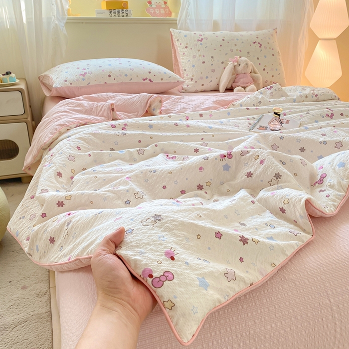 91家纺网 家纺一手货源 找家纺 爱屋及屋 2026新款泡芙棉夏被夏凉被空调被四件套 满天星