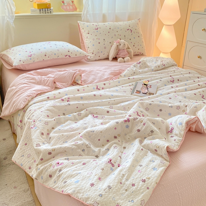 91家纺网 家纺一手货源 找家纺 爱屋及屋 2026新款泡芙棉夏被夏凉被空调被四件套 满天星