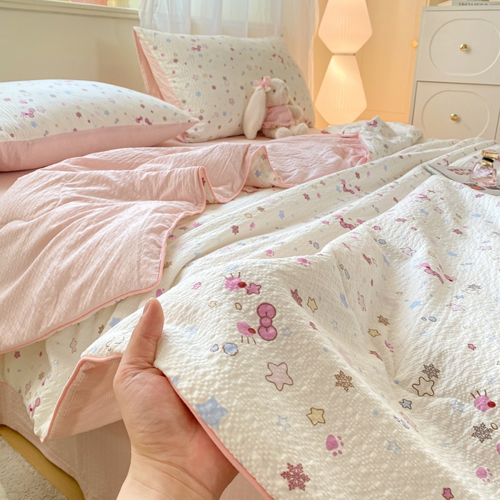 91家纺网 家纺一手货源 找家纺 爱屋及屋 2026新款泡芙棉夏被夏凉被空调被四件套 满天星