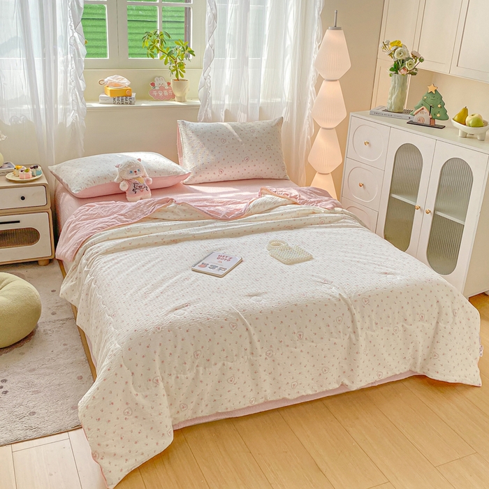 91家纺网 家纺一手货源 找家纺 爱屋及屋 2026新款泡芙棉夏被夏凉被空调被四件套 玫瑰物语