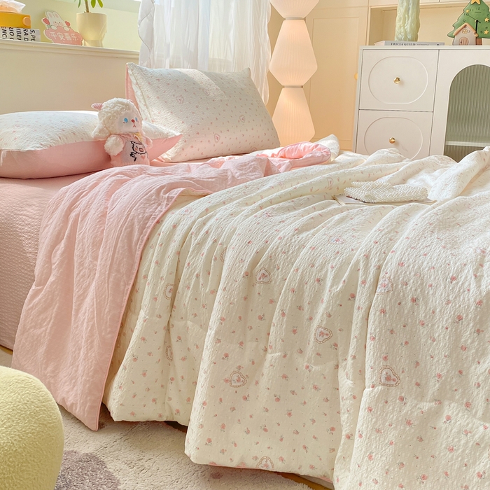 91家纺网 家纺一手货源 找家纺 爱屋及屋 2026新款泡芙棉夏被夏凉被空调被四件套 玫瑰物语