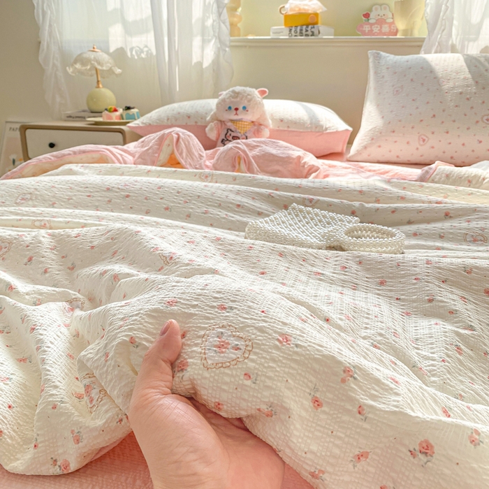 91家纺网 家纺一手货源 找家纺 爱屋及屋 2026新款泡芙棉夏被夏凉被空调被四件套 玫瑰物语