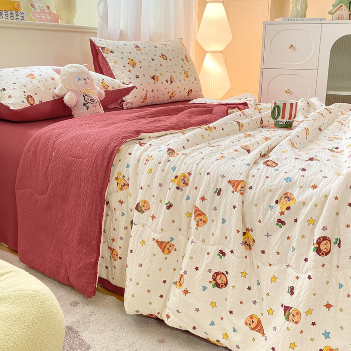 91家纺网 家纺一手货源 找家纺 爱屋及屋 2026新款泡芙棉夏被夏凉被空调被四件套 喜庆小福星