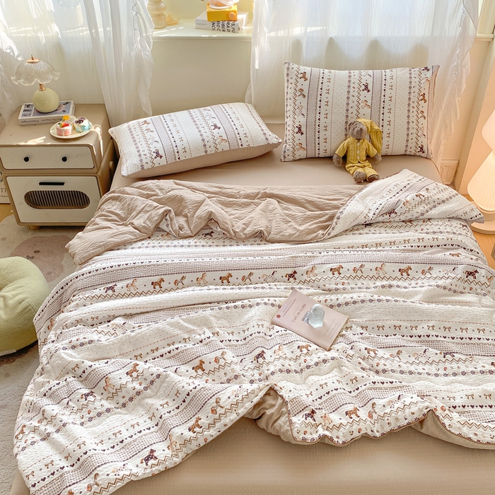 91家纺网 家纺一手货源 找家纺 爱屋及屋 2026新款泡芙棉夏被夏凉被空调被四件套 小马吉