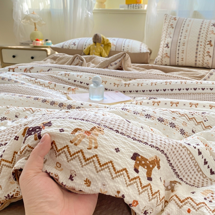 91家纺网 家纺一手货源 找家纺 爱屋及屋 2026新款泡芙棉夏被夏凉被空调被四件套 小马吉