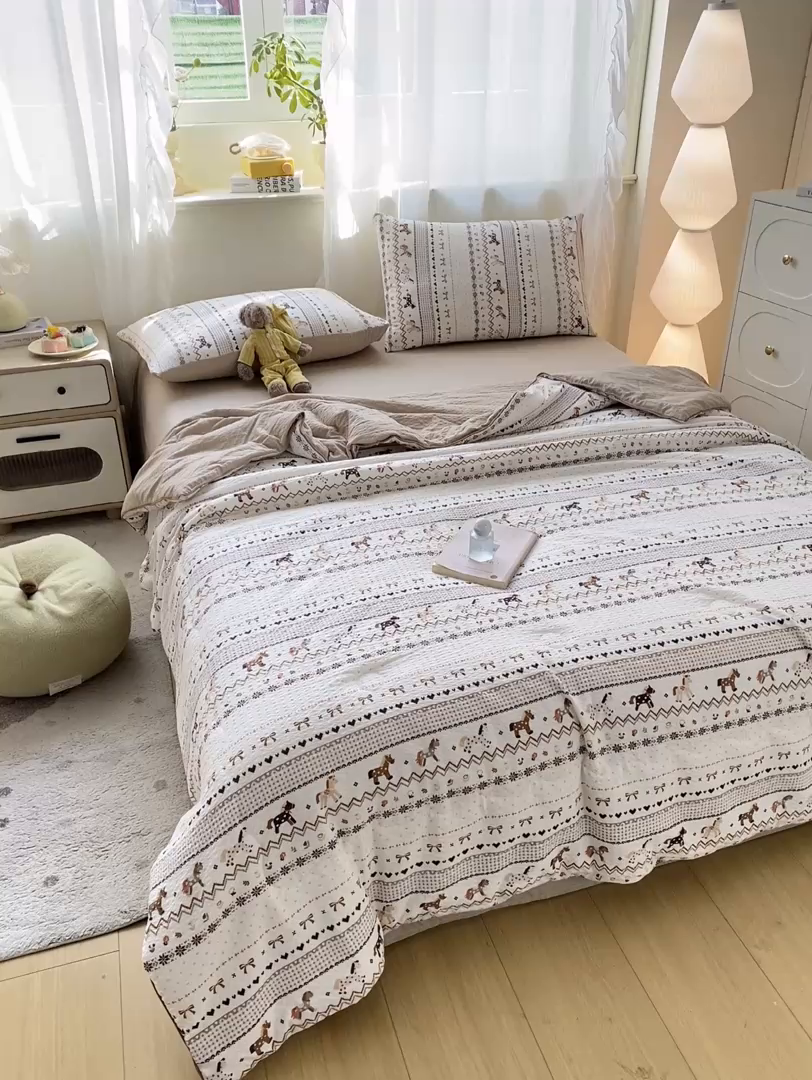 91家纺网 家纺一手货源 找家纺 爱屋及屋 2026新款泡芙棉夏被夏凉被空调被四件套 小马吉