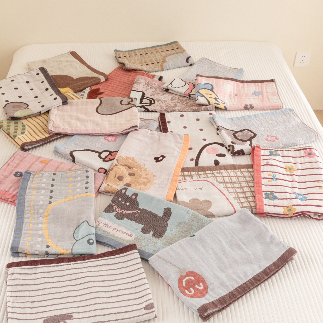 91家纺网 家纺一手货源 找家纺 （总）乐家毛巾被（工厂自产自销） 2026新款四层色织全棉提花纱布软萌枕巾