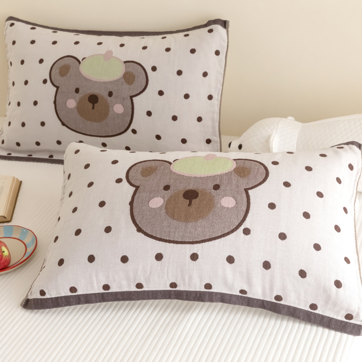 91家纺网 家纺一手货源 找家纺 乐家毛巾被（工厂自产自销） 2026新款四层色织全棉提花纱布软萌枕巾 帽子熊