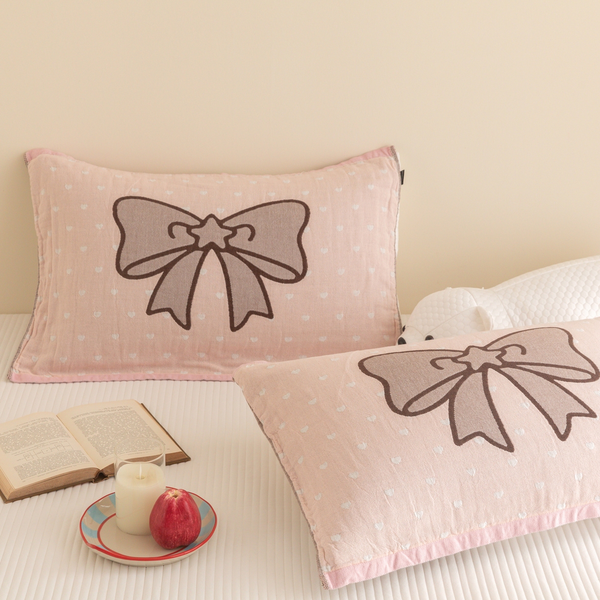 91家纺网 家纺一手货源 找家纺 乐家毛巾被（工厂自产自销） 2026新款四层色织全棉提花纱布软萌枕巾 蝴蝶结