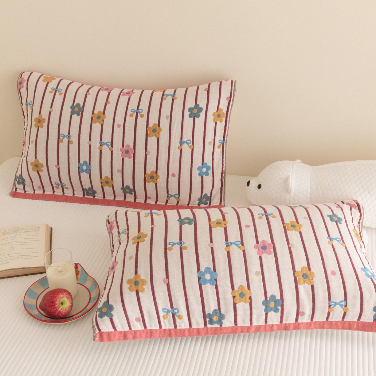 91家纺网 家纺一手货源 找家纺 乐家毛巾被（工厂自产自销） 2026新款四层色织全棉提花纱布软萌枕巾 白底条纹花