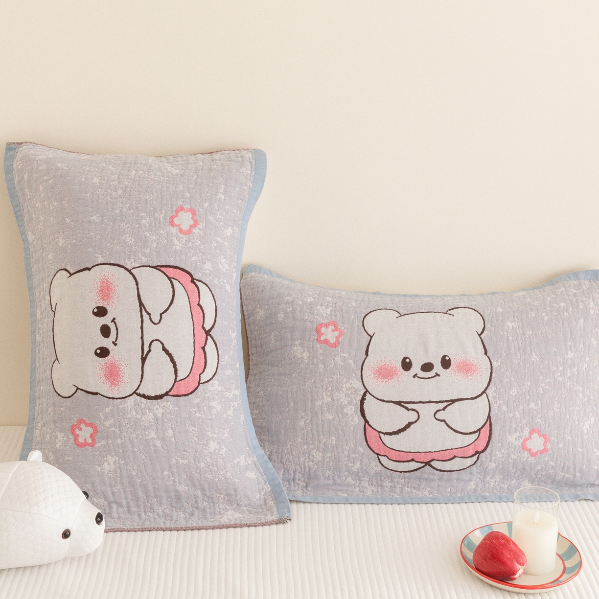 91家纺网 家纺一手货源 找家纺 乐家毛巾被（工厂自产自销） 2026新款四层色织全棉提花纱布软萌枕巾 花花小熊