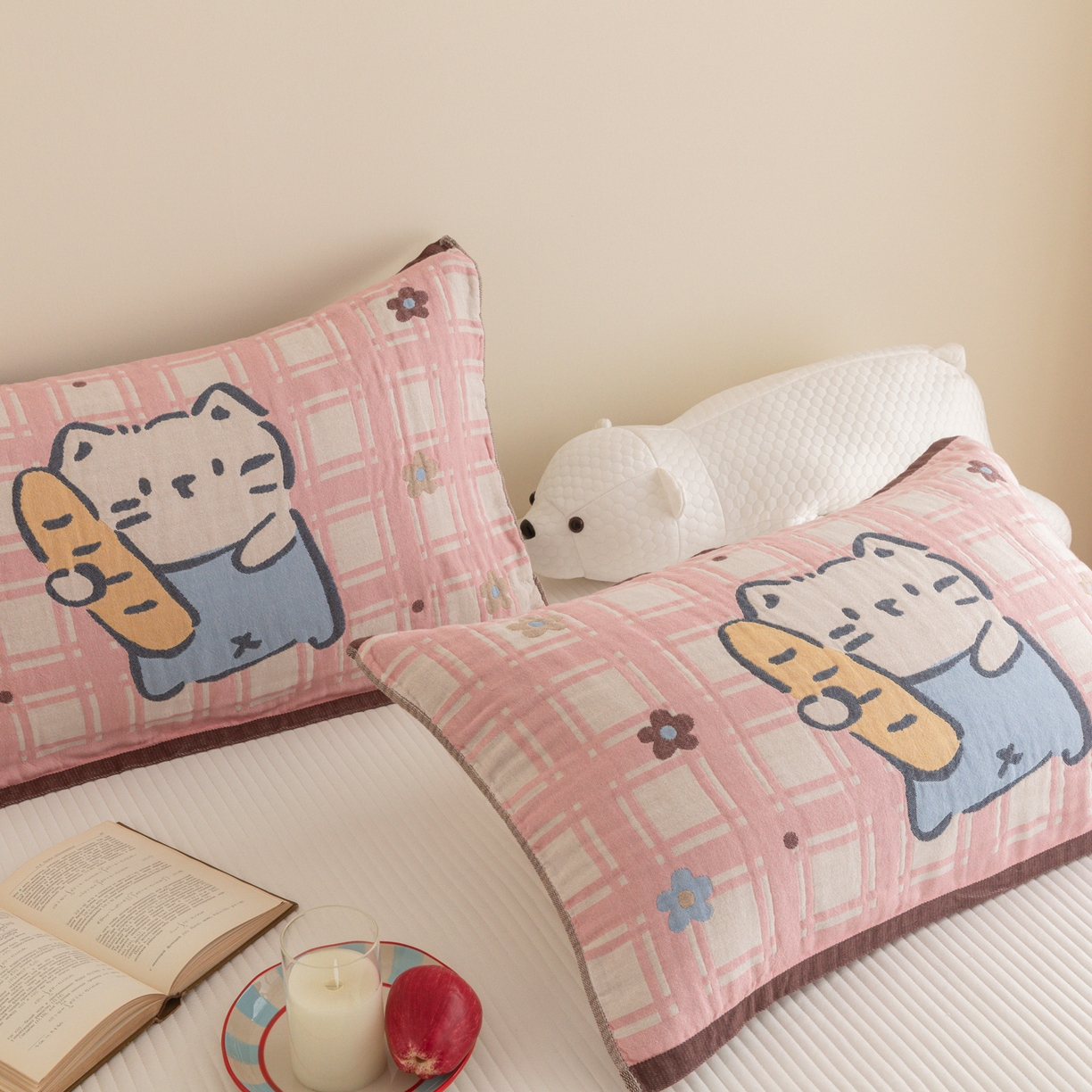 91家纺网 家纺一手货源 找家纺 乐家毛巾被（工厂自产自销） 2026新款四层色织全棉提花纱布软萌枕巾 面包小猫