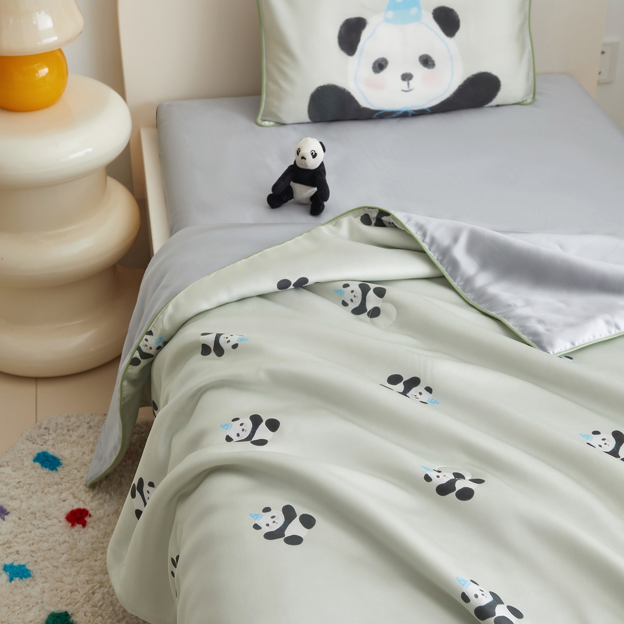 91家纺网 家纺一手货源 找家纺 荷马之梦 2026新款A类60s兰精天丝原创手绘卡通大豆纤维儿童夏被 胖达