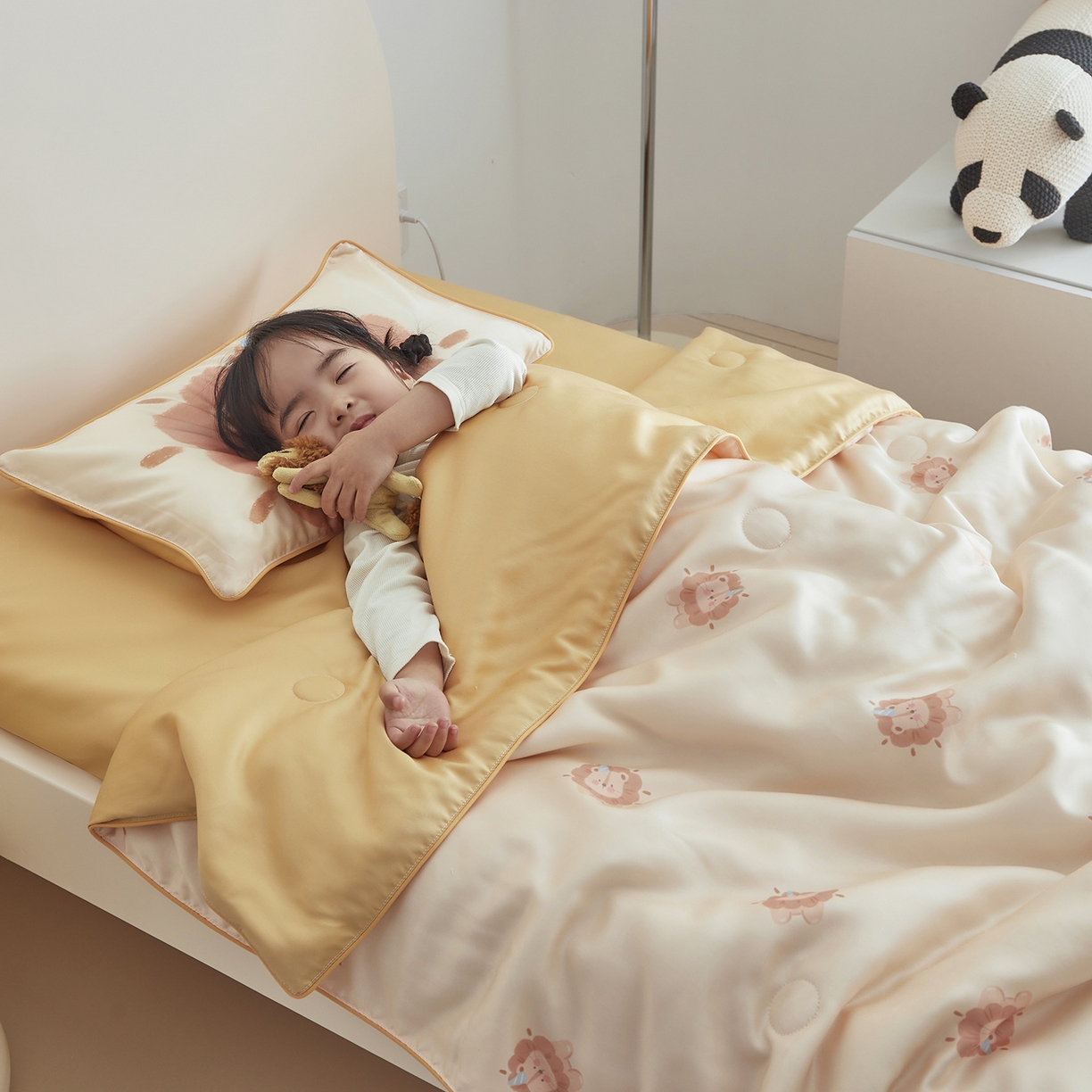 91家纺网 家纺一手货源 找家纺 荷马之梦 2026新款A类60s兰精天丝原创手绘卡通大豆纤维儿童夏被 萌小狮