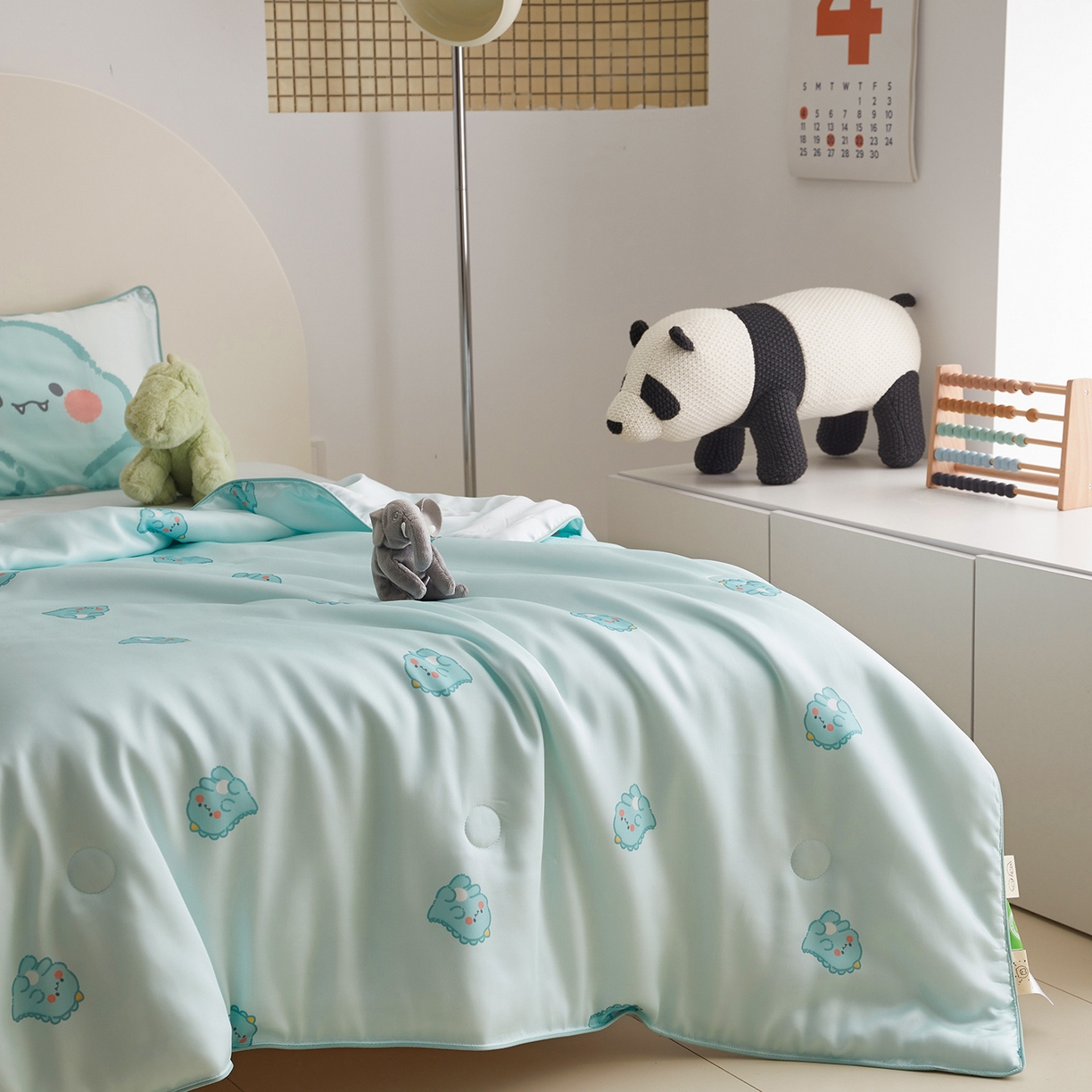 91家纺网 家纺一手货源 找家纺 荷马之梦 2026新款A类60s兰精天丝原创手绘卡通大豆纤维儿童夏被 亲亲恐龙