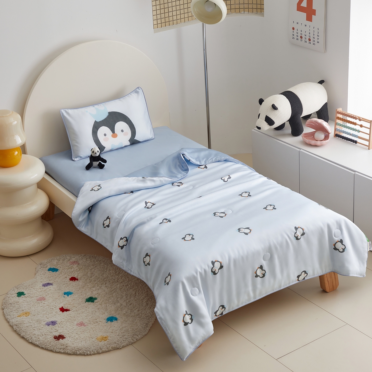 91家纺网 家纺一手货源 找家纺 荷马之梦 2026新款A类60s兰精天丝原创手绘卡通大豆纤维儿童夏被 花生企鹅