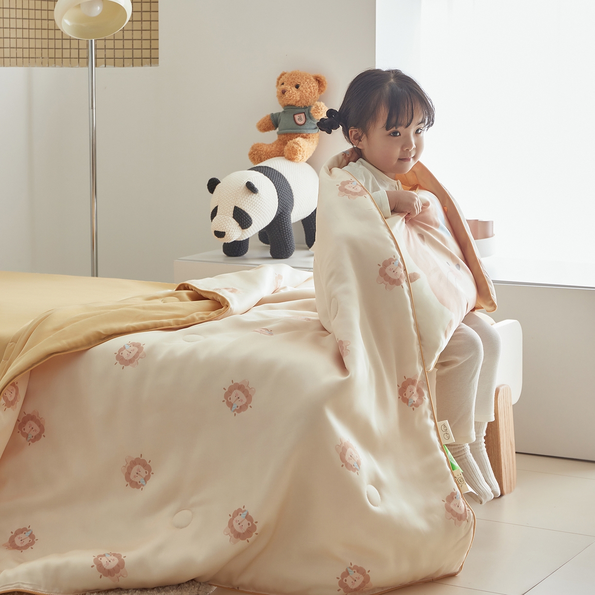 91家纺网 家纺一手货源 找家纺 荷马之梦 2026新款A类60s兰精天丝原创手绘卡通大豆纤维儿童夏被 萌小狮