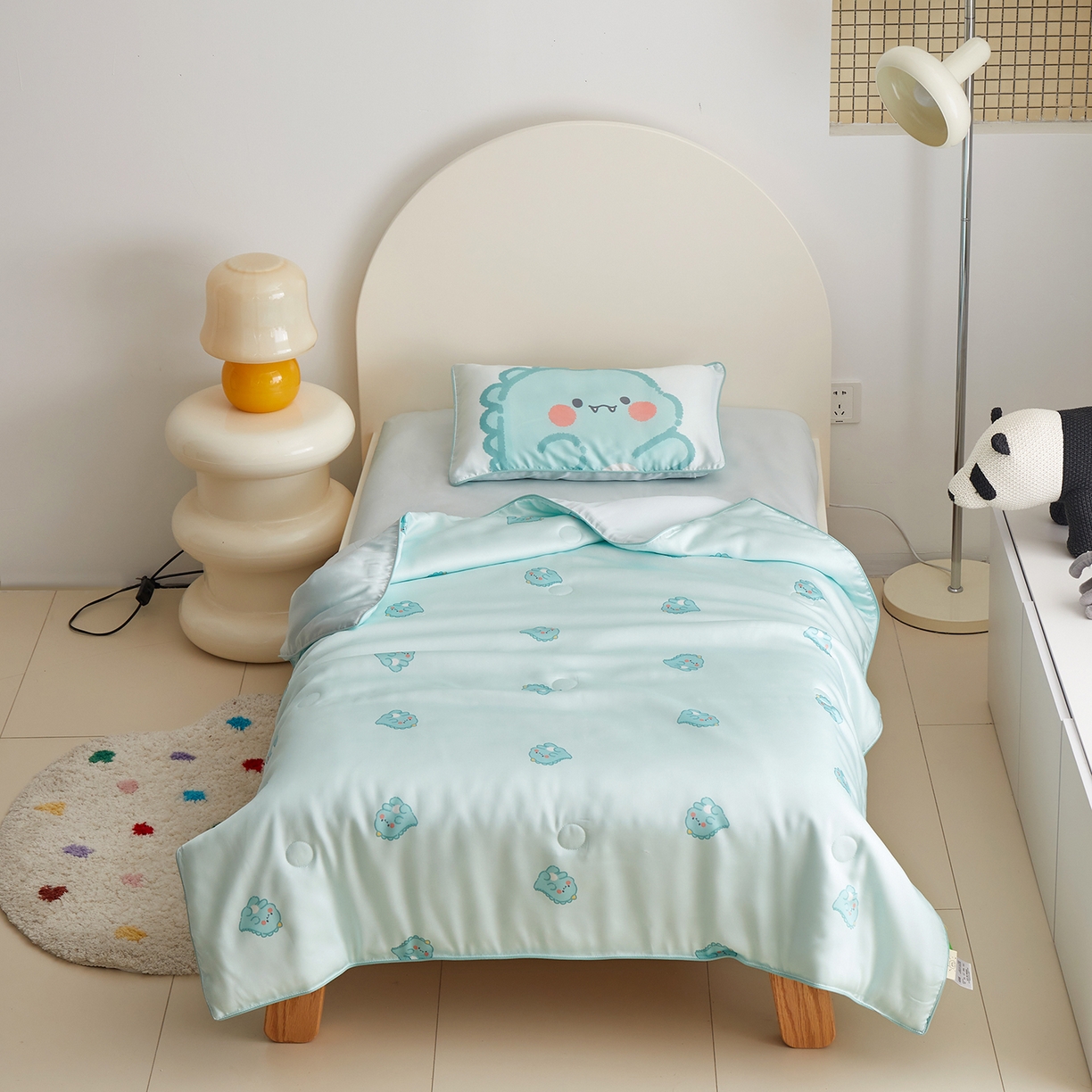 91家纺网 家纺一手货源 找家纺 荷马之梦 2026新款A类60s兰精天丝原创手绘卡通大豆纤维儿童夏被 亲亲恐龙