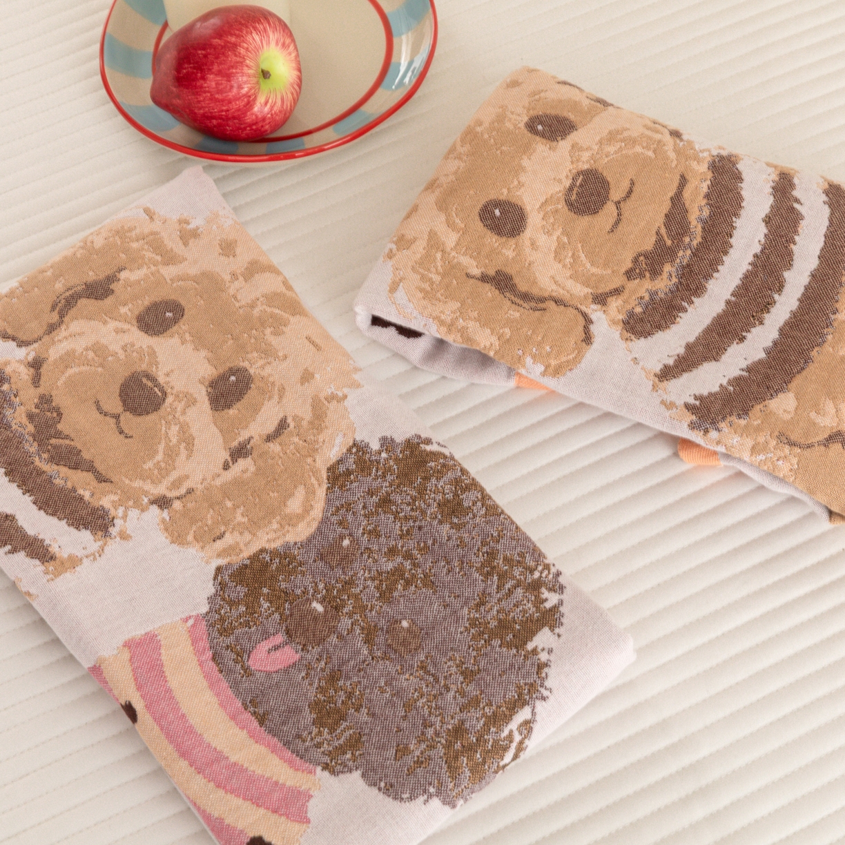 91家纺网 家纺一手货源 找家纺 乐家毛巾被（工厂自产自销） 2026新款四层色织全棉提花纱布软萌枕巾 泰迪兄弟