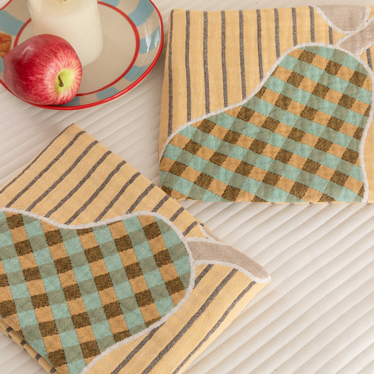 91家纺网 家纺一手货源 找家纺 乐家毛巾被（工厂自产自销） 2026新款四层色织全棉提花纱布软萌枕巾 条纹鸭梨