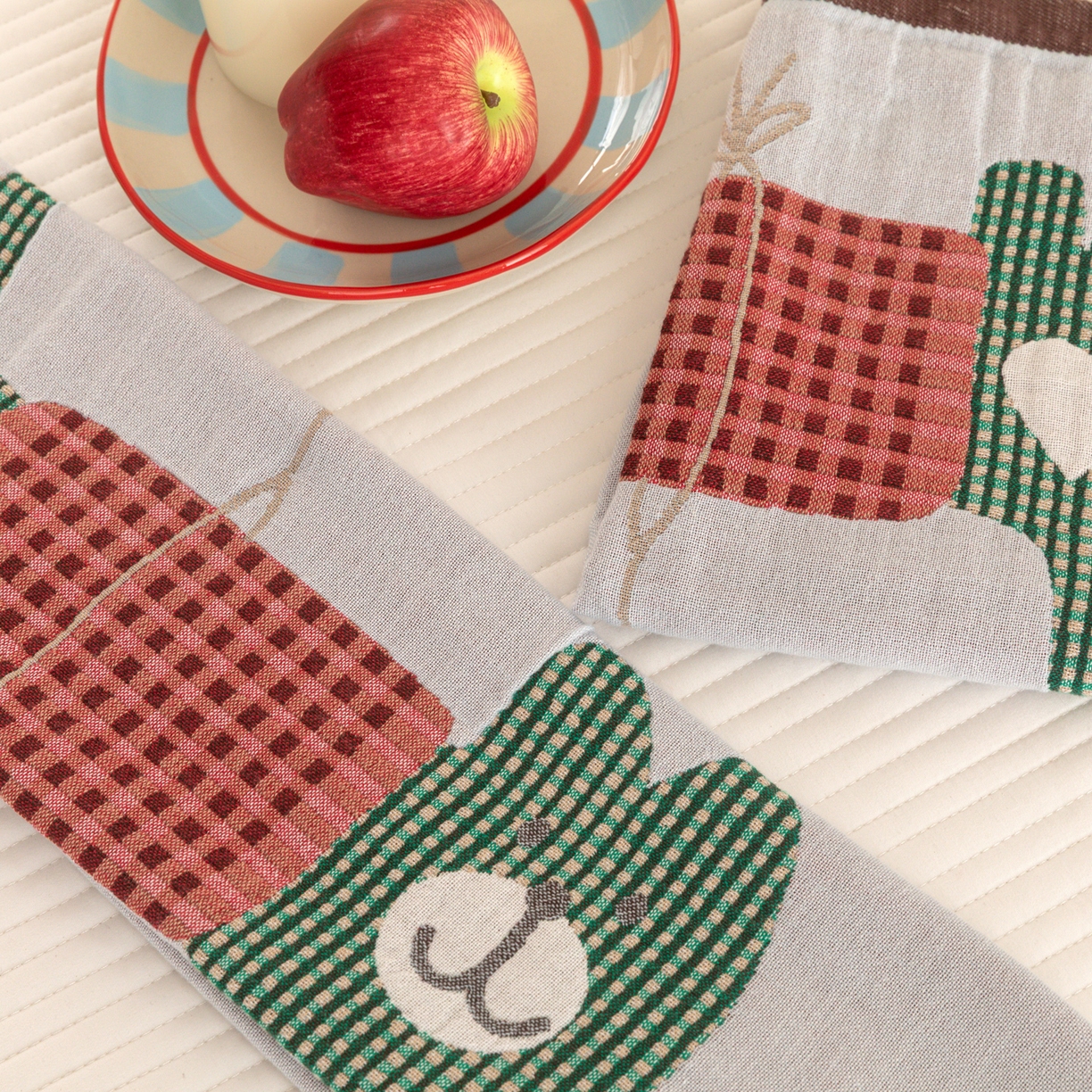 91家纺网 家纺一手货源 找家纺 乐家毛巾被（工厂自产自销） 2026新款四层色织全棉提花纱布软萌枕巾 气球小熊