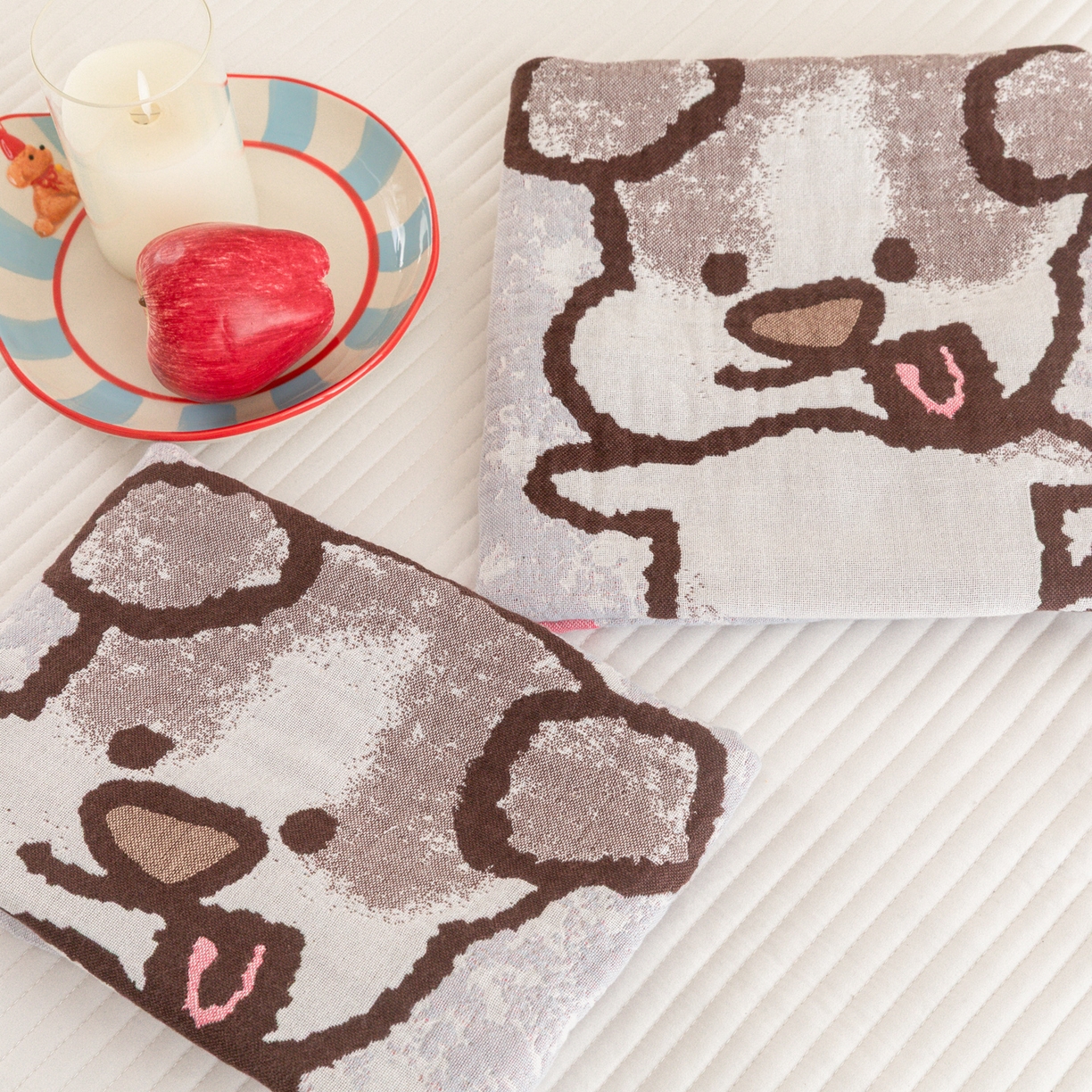 91家纺网 家纺一手货源 找家纺 乐家毛巾被（工厂自产自销） 2026新款四层色织全棉提花纱布软萌枕巾 调皮小狗