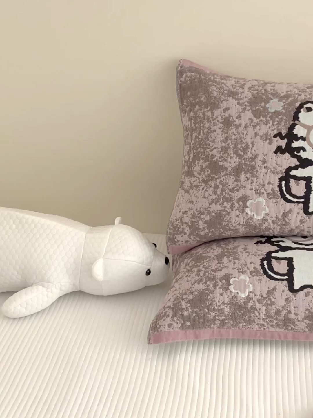 91家纺网 家纺一手货源 找家纺 乐家毛巾被（工厂自产自销） 2026新款四层色织全棉提花纱布软萌枕巾 眼镜猫