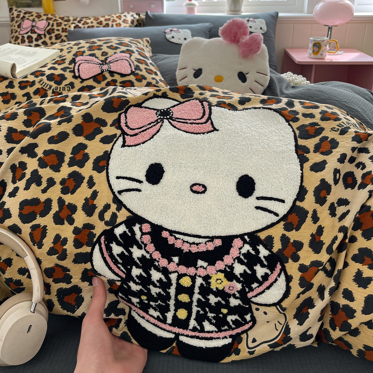 91家纺网 家纺一手货源 找家纺 （总）花伞家居 2026新款皱皱纱毛巾绣豹纹喵四件套含买家秀