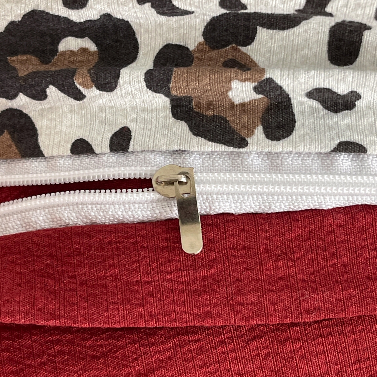 91家纺网 家纺一手货源 找家纺 花伞家居 2026新款皱皱纱毛巾绣豹纹喵四件套含买家秀 小香猫-卡其豹纹