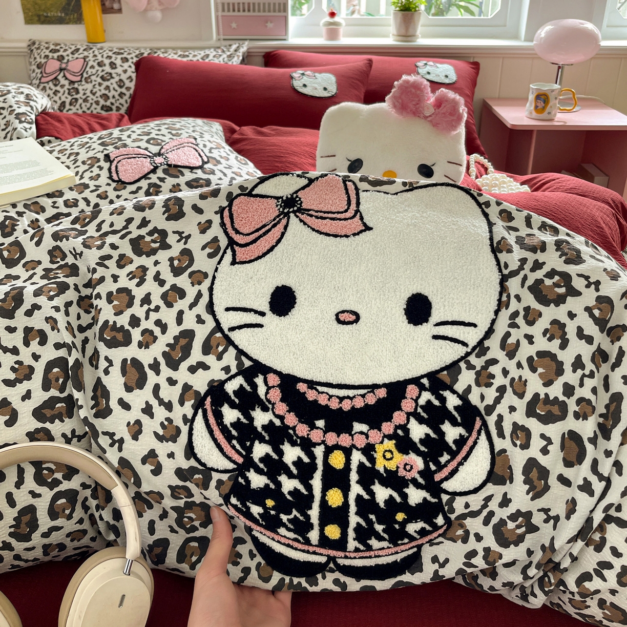 91家纺网 家纺一手货源 找家纺 花伞家居 2026新款皱皱纱毛巾绣豹纹喵四件套含买家秀 小香猫-卡其豹纹