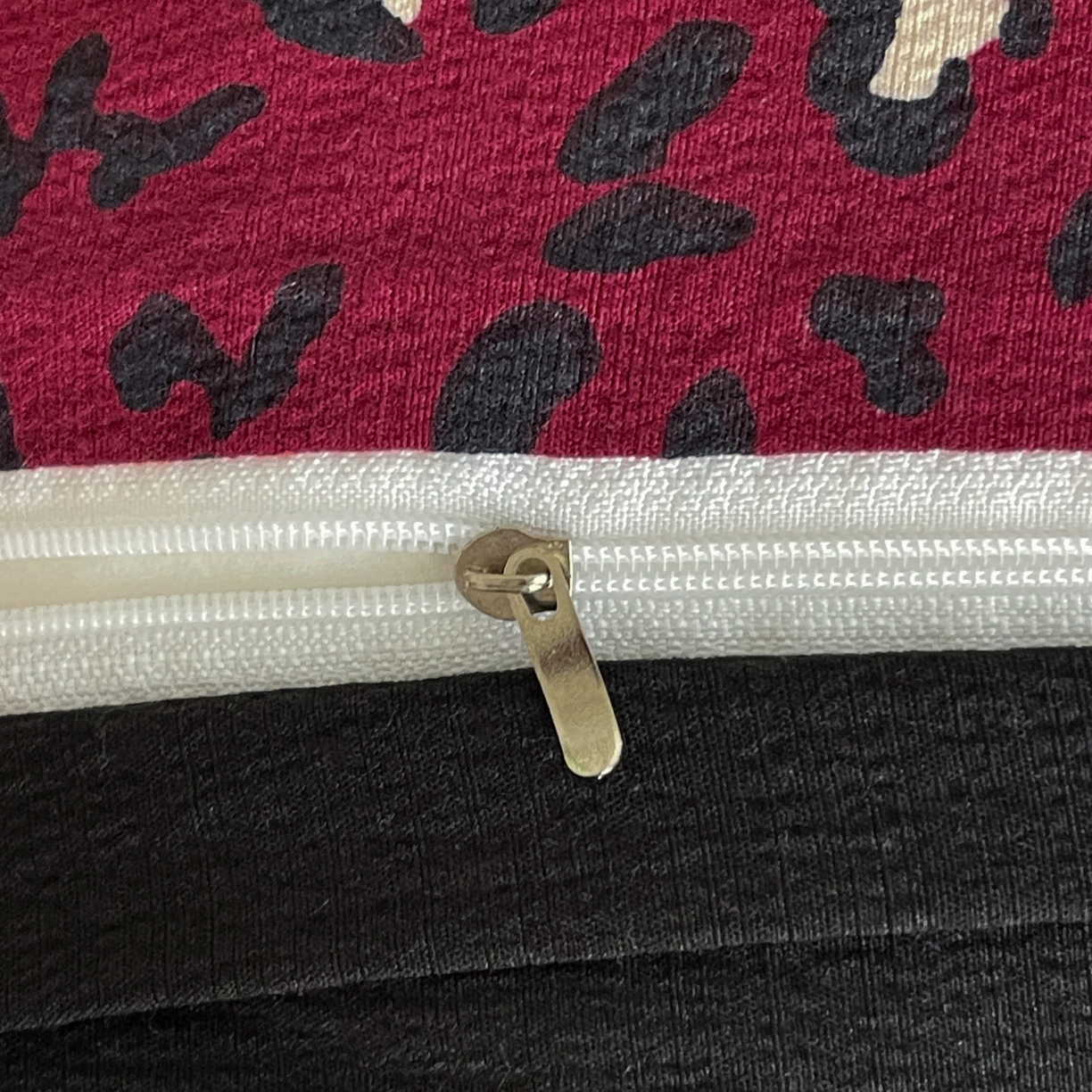 91家纺网 家纺一手货源 找家纺 花伞家居 2026新款皱皱纱毛巾绣豹纹喵四件套含买家秀 星星猫-热情豹纹