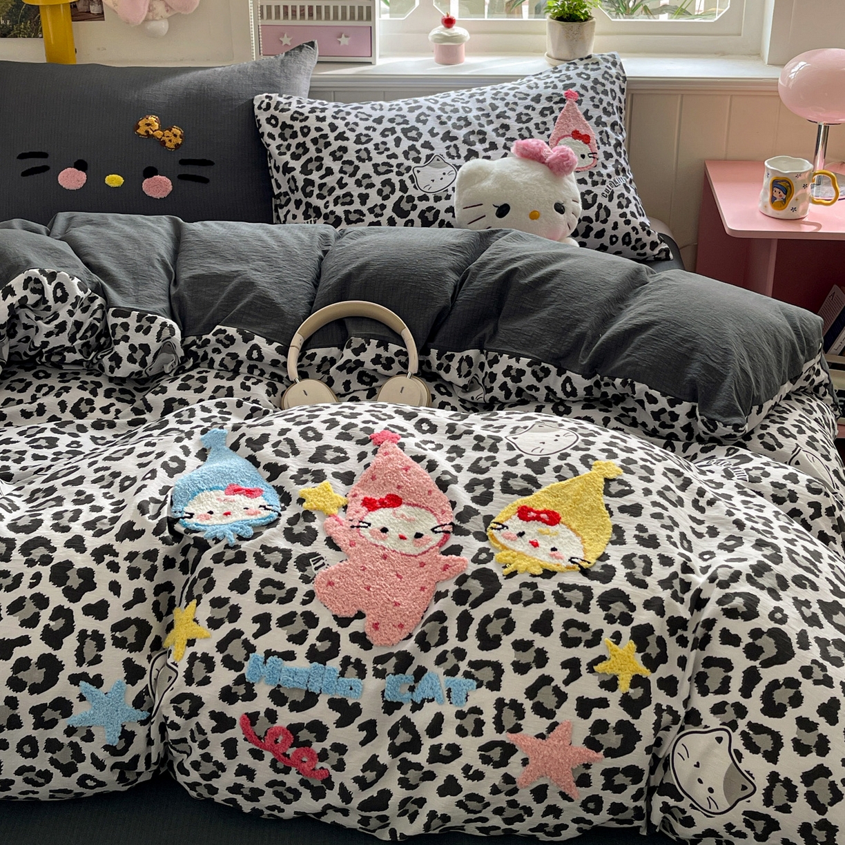 91家纺网 家纺一手货源 找家纺 花伞家居 2026新款皱皱纱毛巾绣豹纹喵四件套含买家秀 星星猫-灰豹纹