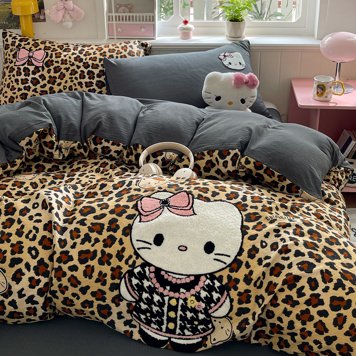 91家纺网 家纺一手货源 找家纺 花伞家居 2026新款皱皱纱毛巾绣豹纹喵四件套含买家秀 小香猫-黄豹纹