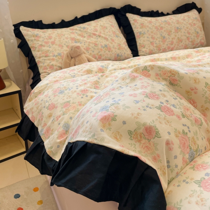 91家纺网 家纺一手货源 找家纺 （总）小丸子家纺（不发货） 2025秋冬新款复古小清新花边款40支全棉纯棉轻法式13372小清新喷气印花四件套被套床单床笠三件套