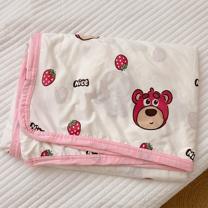 91家纺网 家纺一手货源 找家纺 嗨生活 2026新款婴儿裸睡级凉感幼儿园夏被儿童夏被夏凉被空调被直播微商电商好货推荐产品 草莓熊