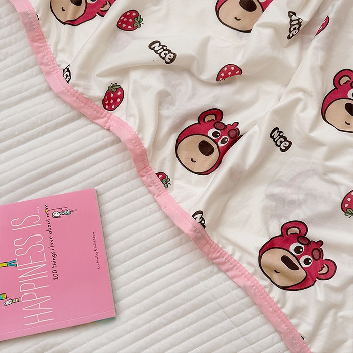 91家纺网 家纺一手货源 找家纺 嗨生活 2026新款婴儿裸睡级凉感幼儿园夏被儿童夏被夏凉被空调被直播微商电商好货推荐产品 草莓熊