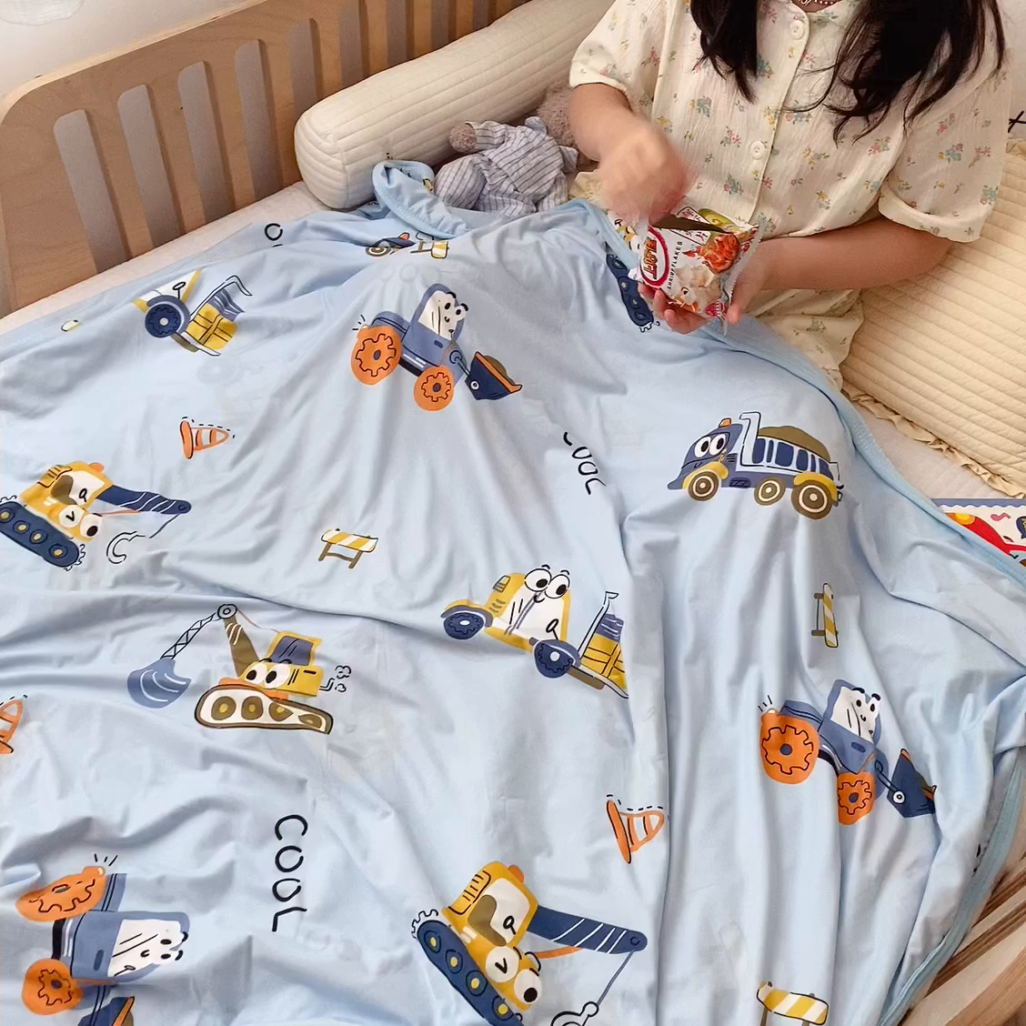 91家纺网 家纺一手货源 找家纺 嗨生活 2026新款婴儿裸睡级凉感幼儿园夏被儿童夏被夏凉被空调被直播微商电商好货推荐产品 卡通挖机