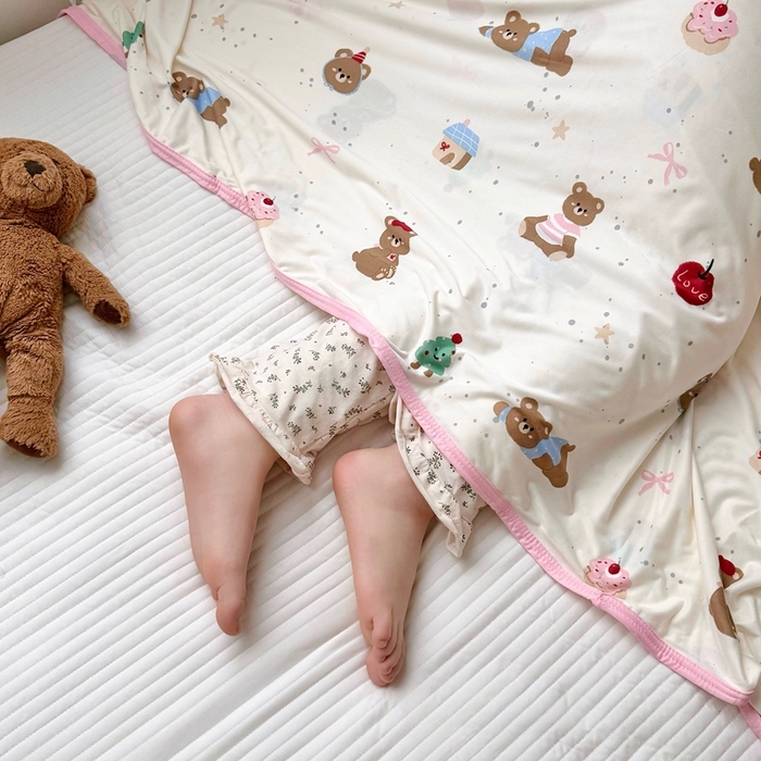 91家纺网 家纺一手货源 找家纺 嗨生活 2026新款婴儿裸睡级凉感幼儿园夏被儿童夏被夏凉被空调被直播微商电商好货推荐产品 甜品小熊