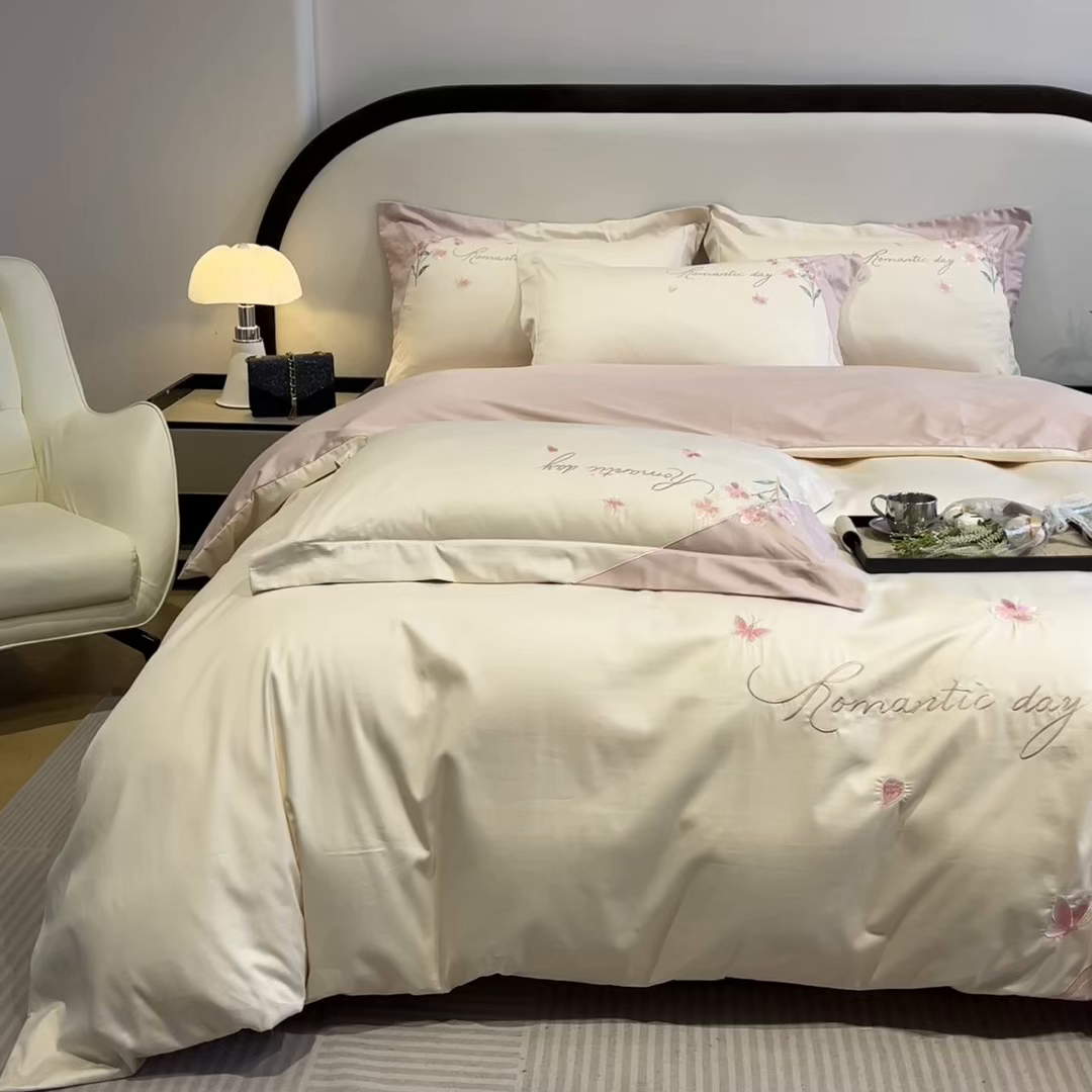 91家纺网 家纺一手货源 找家纺 欣宜家纺 2026年新款纯棉全棉长绒棉刺绣绣花四件套 花语-白粉