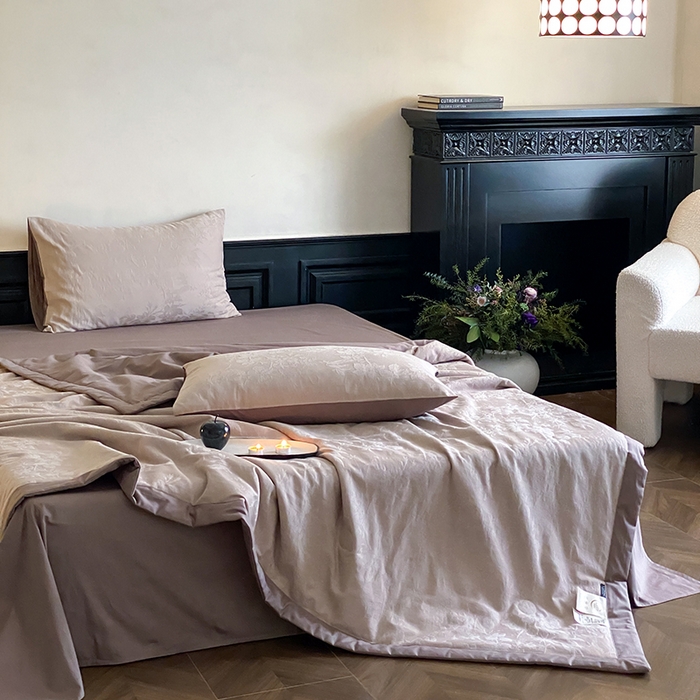 91家纺网 家纺一手货源 找家纺 （总）宜代光年 2026新款60S全棉厚织提花夏被夏凉被空调被