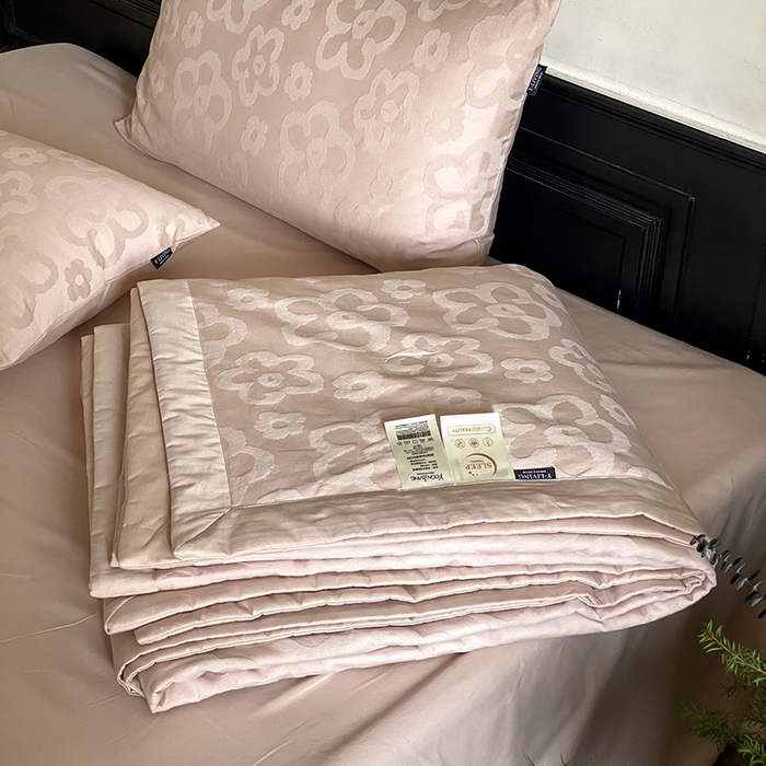 91家纺网 家纺一手货源 找家纺 宜代光年 2026新款60S全棉厚织提花夏被夏凉被空调被 夏被-朵朵-浅粉