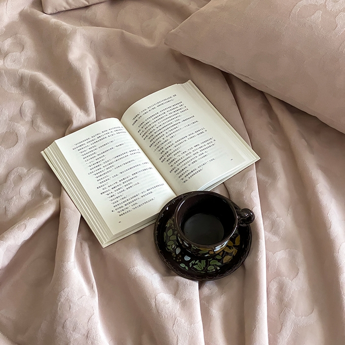 91家纺网 家纺一手货源 找家纺 宜代光年 2026新款60S全棉厚织提花夏被夏凉被空调被 夏被-朵朵-浅粉