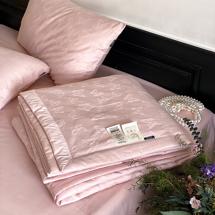 91家纺网 家纺一手货源 找家纺 宜代光年 2026新款60S全棉厚织提花夏被夏凉被空调被 夏被-蝶梦悠悠-浅粉