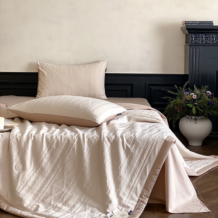 91家纺网 家纺一手货源 找家纺 宜代光年 2026新款60S全棉厚织提花夏被夏凉被空调被 夏被-阳光少年-奶白